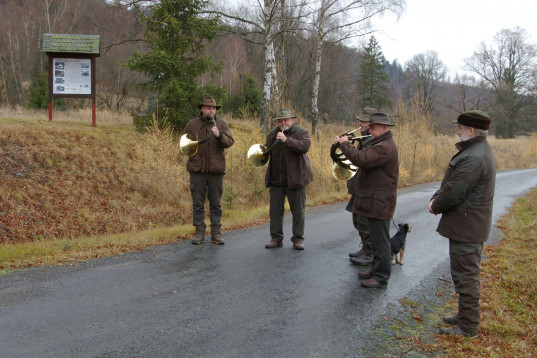 Zádušní troubení u hřbitovní kaple 19.11.2021