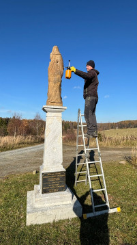 Dokončení renovace sochy Panny Marie vojnovické