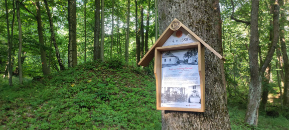 Infocedulka o kapli na Varhošti